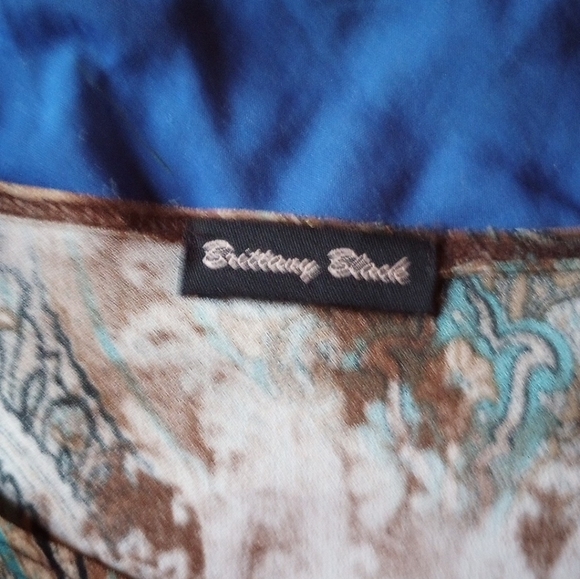 Beautiful ,Sparkly Gold top,only worn twice ,like new,3/4 sleeve - Picture 2 of 5